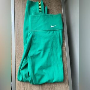 EUC Nike dri fit green leggings size medium
